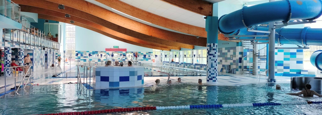 Prozdrowotny pobyt na pływalni w Starachowicach (foto)