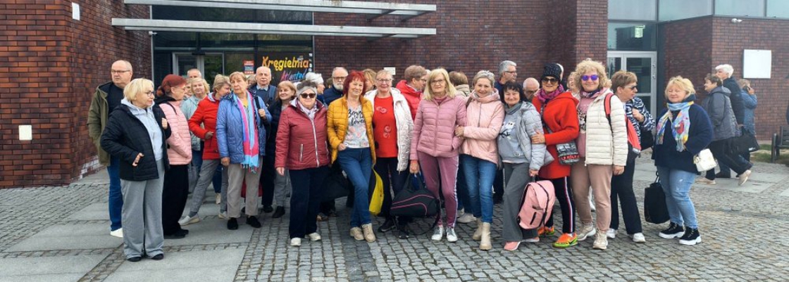 "Aktywny senior - zdrowy senior" - pierwszy wyjazd 1 gr na basen w Starachowicach 